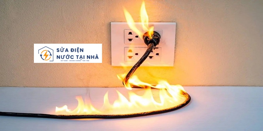 Chập điện: Nguy hiểm rình rập và cách phòng tránh