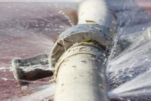 Những dấu hiệu cảnh báo đường ống nước âm tường đang bị rò rỉ