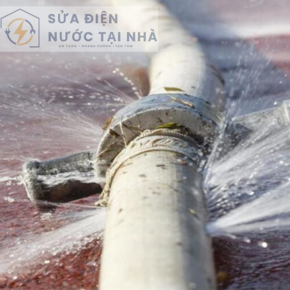 Những dấu hiệu cảnh báo đường ống nước âm tường đang bị rò rỉ